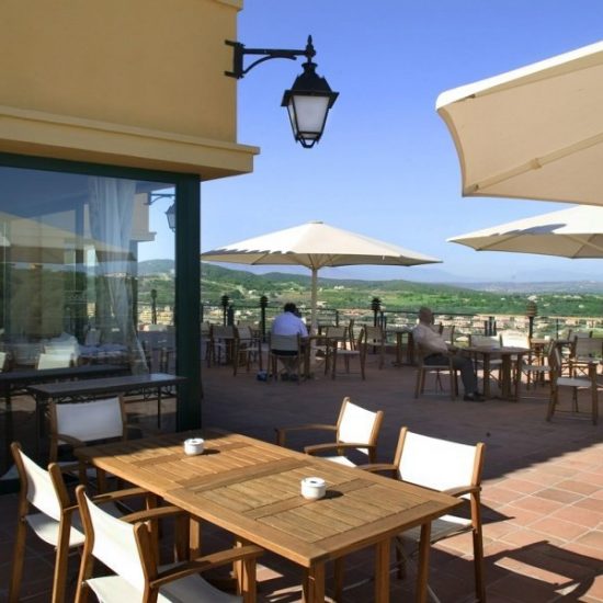 Veinteeocho Restaurant